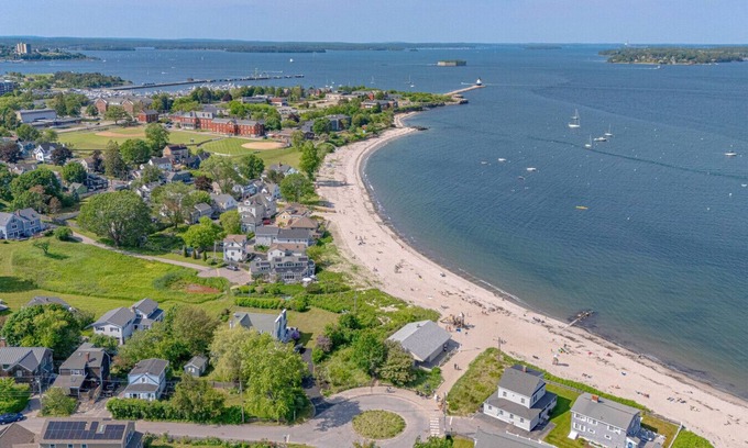 Willard Eigentumswohnung | Arlie's Digs! - One Block To Willard Beach!