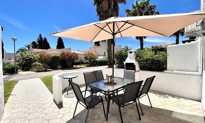 Alporchinhos Wohnung | ARMAÇÃO DE PÊRA TWINS 3 WITH POOL by HOMING