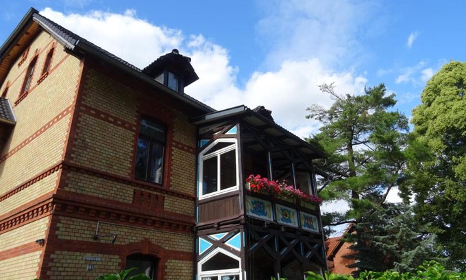 Blankenburg Haus | " ART DDR" eig Bad dir im Zim, 3 OG, Treppensteigen kein Fruehhstück keine Kueche nur Uebernachtung Parkpl, WIFI, Blankenb
