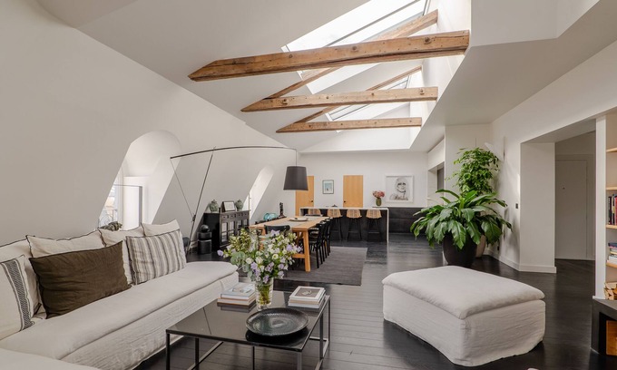 L'Europe Wohnung | Artistic Elevation, by Veeve