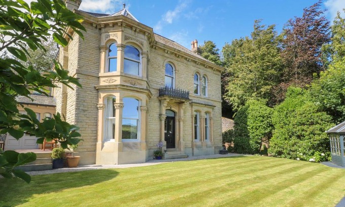 Holmbridge Haus | Ash Villa