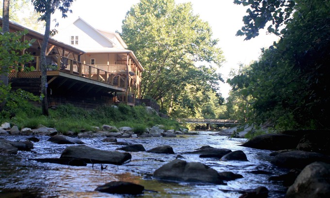 Traphill Kabine | Romantische NC Mountain & Riverside Cabin Suite auf Vineyard Immobilien