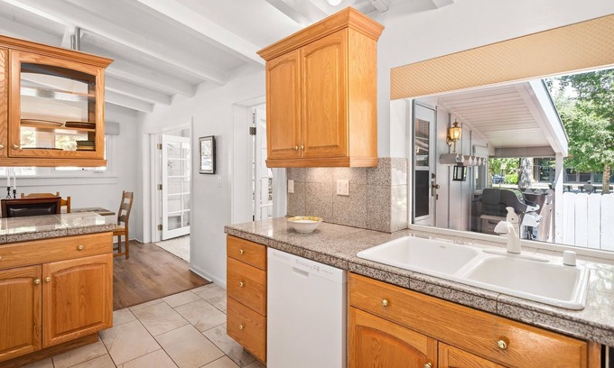 West End Haus | Aspen West End - Quiet Neighborhood 3 Bedroom Home by RedAwning