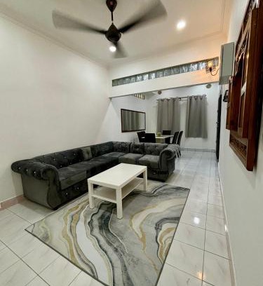 Teluk Panglima Garang Haus | Aster Homestay Telok Panglima Garang