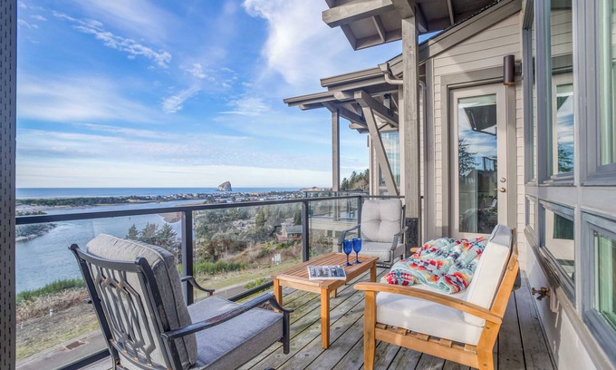 Oregon Coast Haus | Astonishing River, Ocean Views including Haystack Rock in Pacific City, Clubhous