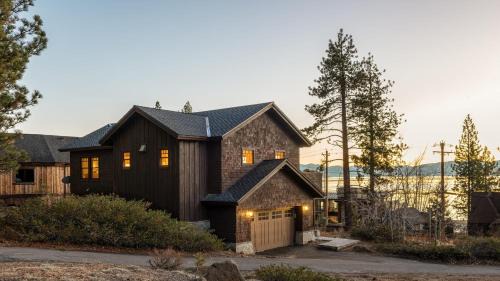 Tahoe Vista Haus | Atkinson by AvantStay Lake Front Home w Stunning Views in Tahoe Vista