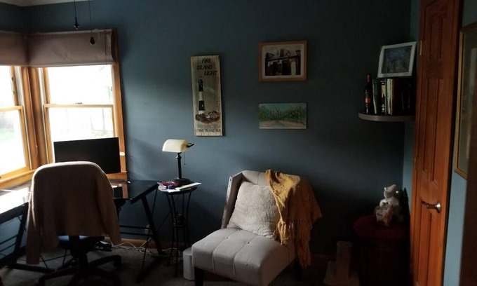 Lindenhurst Haus | Attractive home walking distance to town or the train. Easy access to NYC