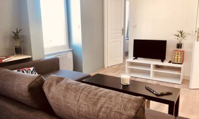 Lons-le-Saunier Wohnung | Au Pays des Lacs, 6 Pers / Parking Gratuit