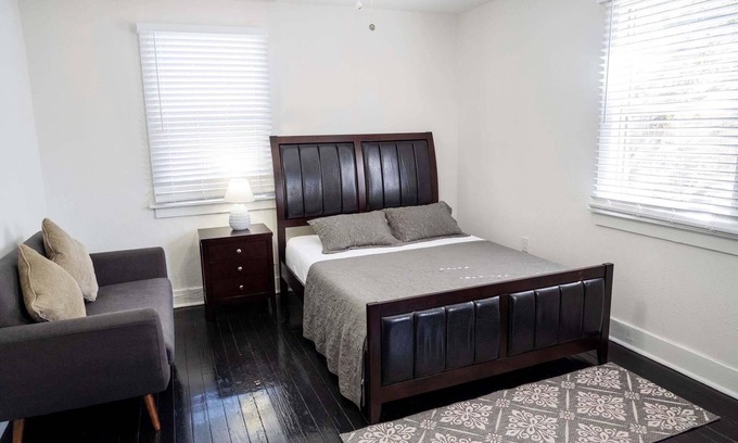 Black Pearl Wohnung | Audubon House Apt.1: 2bd/1ba