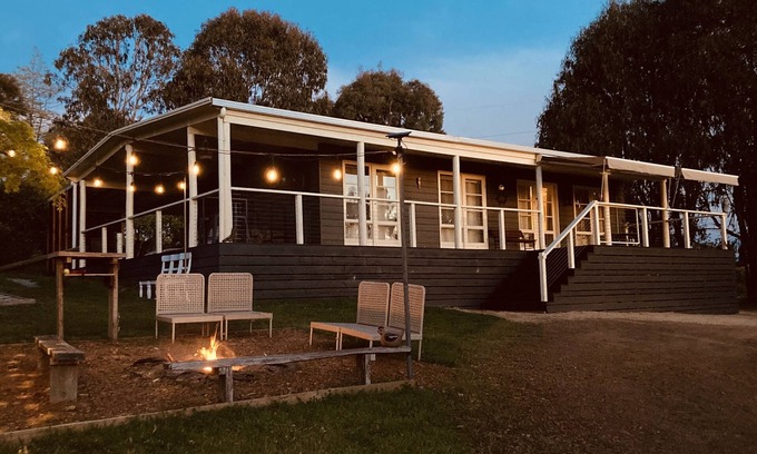 Tolmie Haus | Austracantha Cottage