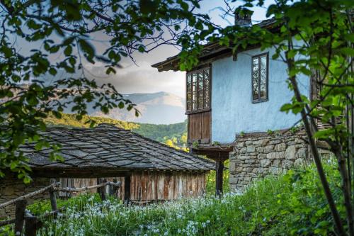 Selishte Haus | Authentic House with Stunning Mountain View - Karashka