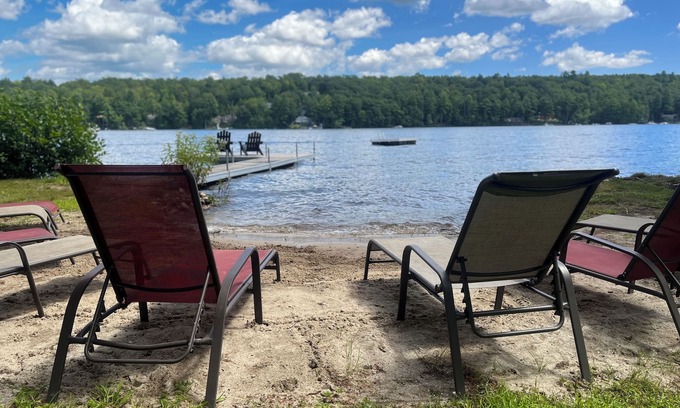 Raymond Kabine | Authentische ME 4 BR Blockhütte auf flachem Land, Sandstrand, Little Sebago Waterfront