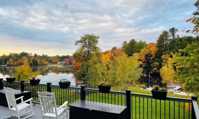 Barnstead Haus | Autumn Lakeside Retreat on Locke Lake — Stunning Views & Private Hot Tub