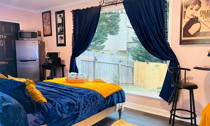 Peachtree Corners Haus | Available to Book now 1 Bedroom Home with nice Glass View