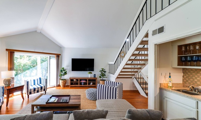 Spinnaker Beachhouses Haus | Awesome End Unit Spinnaker! 3 BR Close to Beach w/Amenity Cards! Pet Friendly!