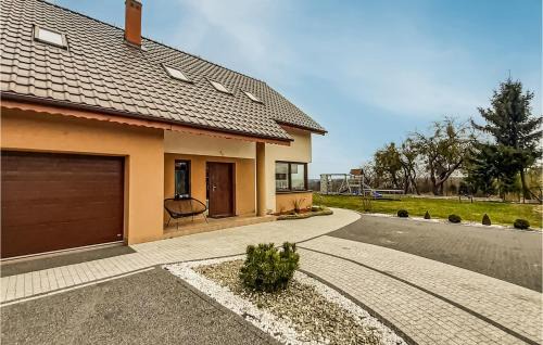 Mragowo Haus | Awesome Home In Mragowo With Lake View