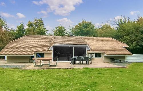 Jegum Haus | Awesome Home In Oksbøl With Kitchen
