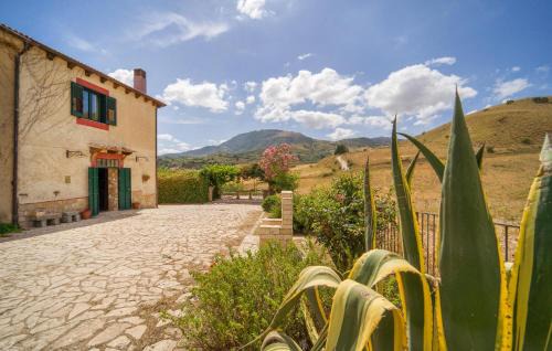 Palazzo Adriano Haus | Awesome Home In Palazzo Adriano