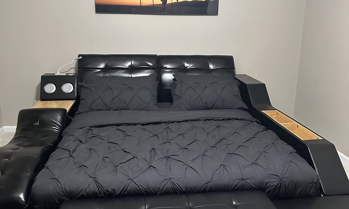 Conyers Haus | Awesome Lakefront Unique House