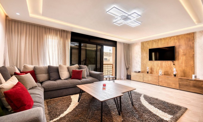 Tamrhakht Wohnung | Aya Taghazout T3-Apartment-Deluxe-barrierefreies Badezimmer-Meerblick