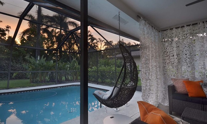 Kings Lake Haus | ! B E A C H Y C H I C!