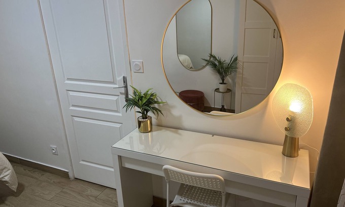Bondy Wohnung | B15 Luxueux, Gare, Paris, Disney by Villa Dengous