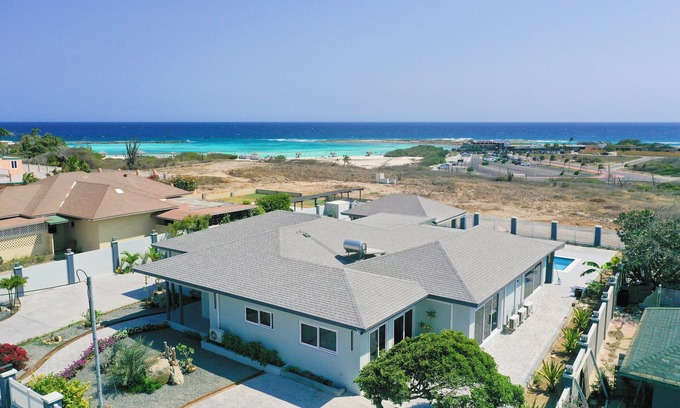 Sero Colorado Haus | Baby Beach Oasis – 4 BR Oceanview, Closest House to Baby Beach
