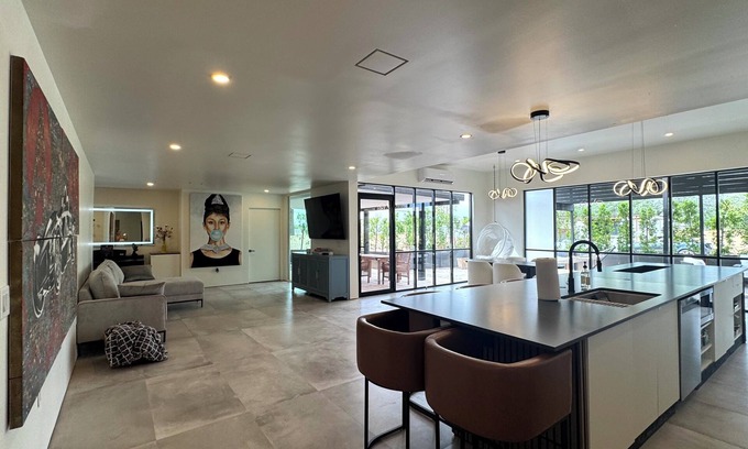 Desert Wind Villa | Bachelorette villa glow up room mins to Kierland, Zen Garden, Speakeasy room