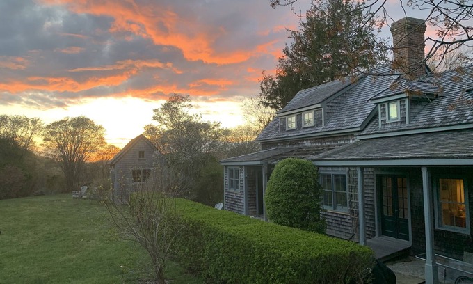 Block Island Haus | Back to nature—-an Island artist’s cottage…Discounted early summer & Fall wks.!