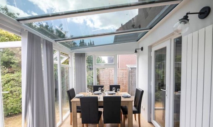 Winchester Haus | Badger’s Rest - home from home for contractors