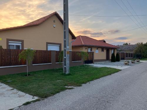 Abadszalok Haus | Bagolyvár Vendégház II