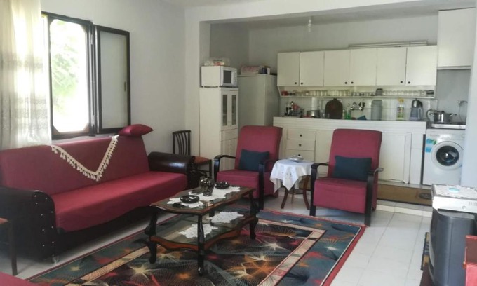 Aliaga Wohnung | Bahçeli deniz kenarında daire