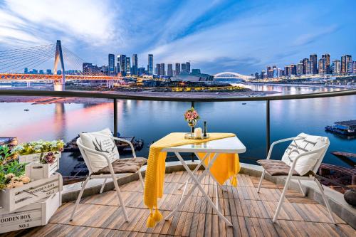 Yuzhong Wohnung | Baihong Riverview Drone Show Apartment-Hongya Cave