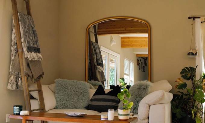 Cedar Ridge Haus | Barn Haus by the Creek. Dog Friendly!