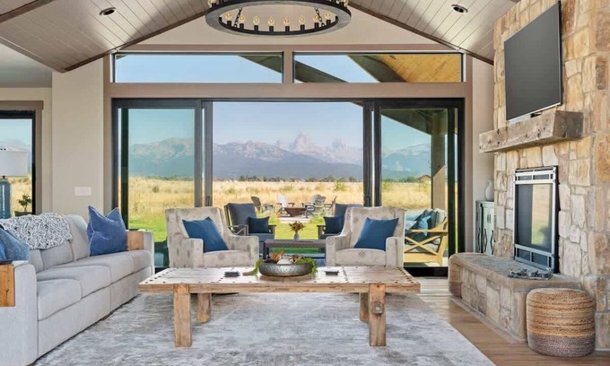 Clawson Haus | Basecamp Stays: Lux Retreat, Teton Views, 3 Acres!