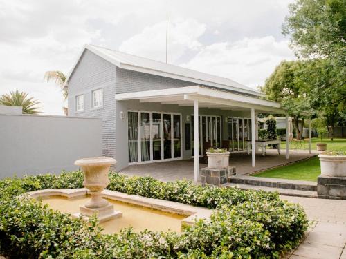 Klerksdorp Haus | Bateleur Guesthouse