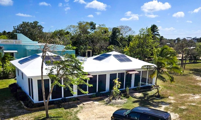 Corozal Hütte | Bay Front Eco-Cottage/2 units/Corozal with WiFi, AC
