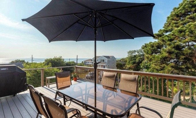 Campground Landing Hütte | Bay Views and Panoramic Sunsets!