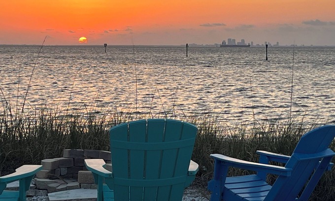 Ruskin Hütte | Bayfront Cottage in Tampa Bay mit atemberaubenden Sonnenuntergängen und Dock
