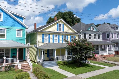 Cape Charles Haus | Bayside - Classic duplex in historic downtown!
