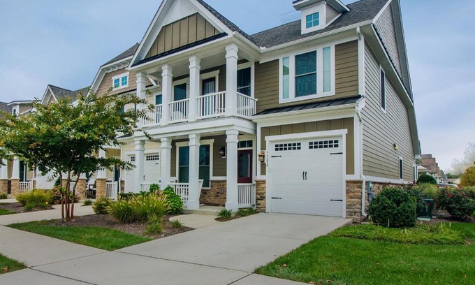 The Commons Haus | Bayside Resort - 11278 Signature