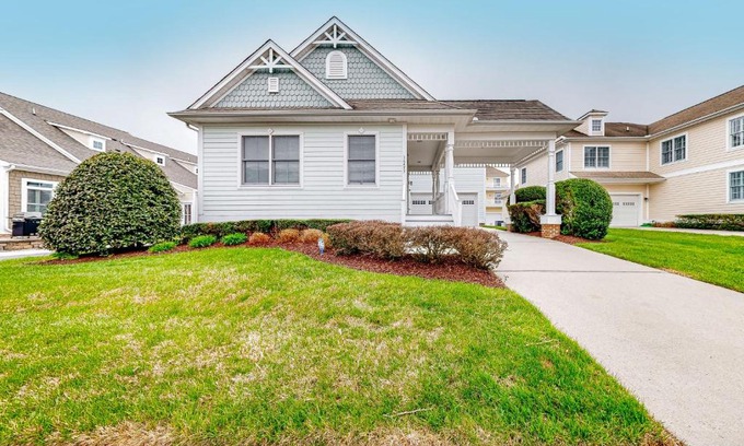 The Commons Haus | Bayside Resort - 36453 Wild Rose Cir