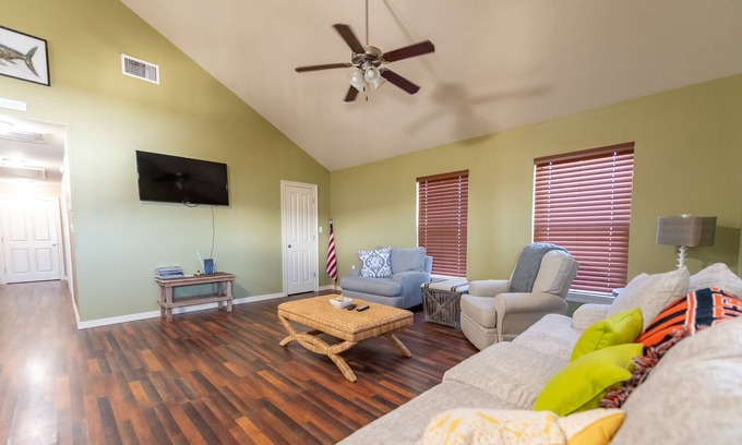 Golden Meadow Haus | Bayview-- Waterfront with boat access Grand Isle