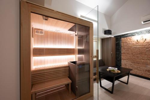 Showa Hotel | BE FREE HOTELS甲府は2025年8月にカップル専用のホテルをフルリノベーションした まったく新しいスタイルのホテルです様々なご利用者様の自由な過ごし方を提供するホテルとしてBE FREE HOTELsと名付けました