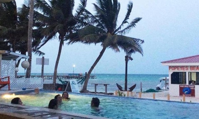 Caye Caulker Wohnung | Beach Club Budget Rooms at Popeyes Caye Caulker