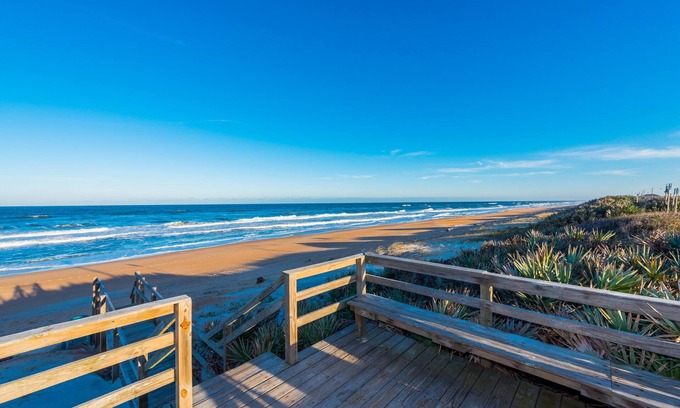 Ormond Beach Eigentumswohnung | Beach Condo mit 3 Pools, WLAN und sehr privaten Strand