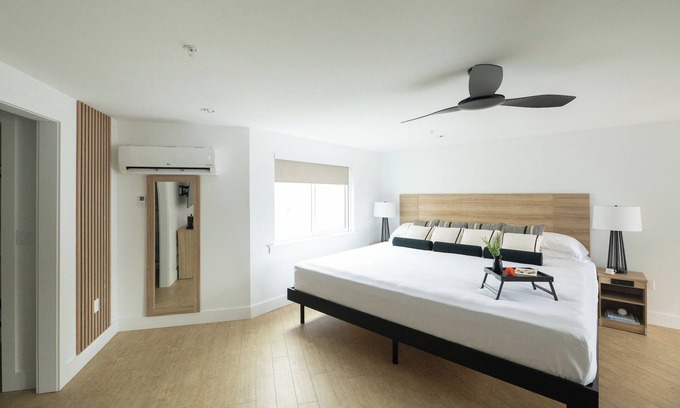 Rehoboth Beach Hotel | Beach Escape near Dewey Beach with Free Parking, Weekend Breakfast & Firepit