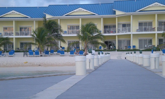 Colliers Bay Eigentumswohnung | Beach Front 2 Zim./2 Bad Villa im Cast Away Cove Resort 1. Stock