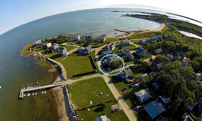 Mattapoisett Kabine | beach front cottage perfect for families