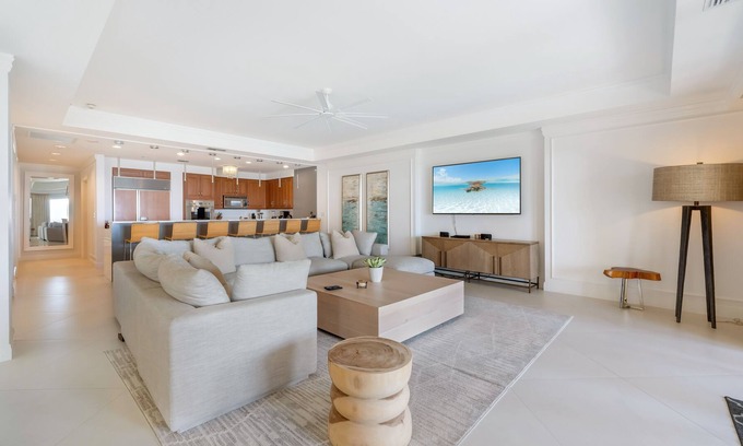 Seven Mile Beach Eigentumswohnung | Beach Front Residence 108 located at The Ritz-Carlton by RedAwning